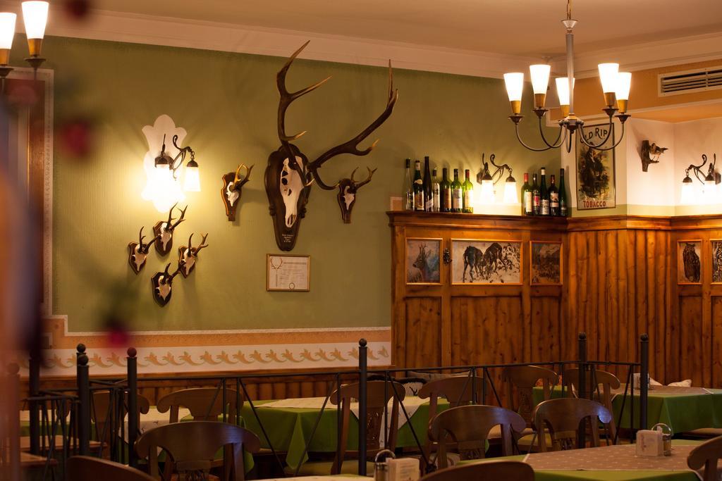 Zum Fally - Landgasthof Кирхберг ам Вексел Екстериор снимка