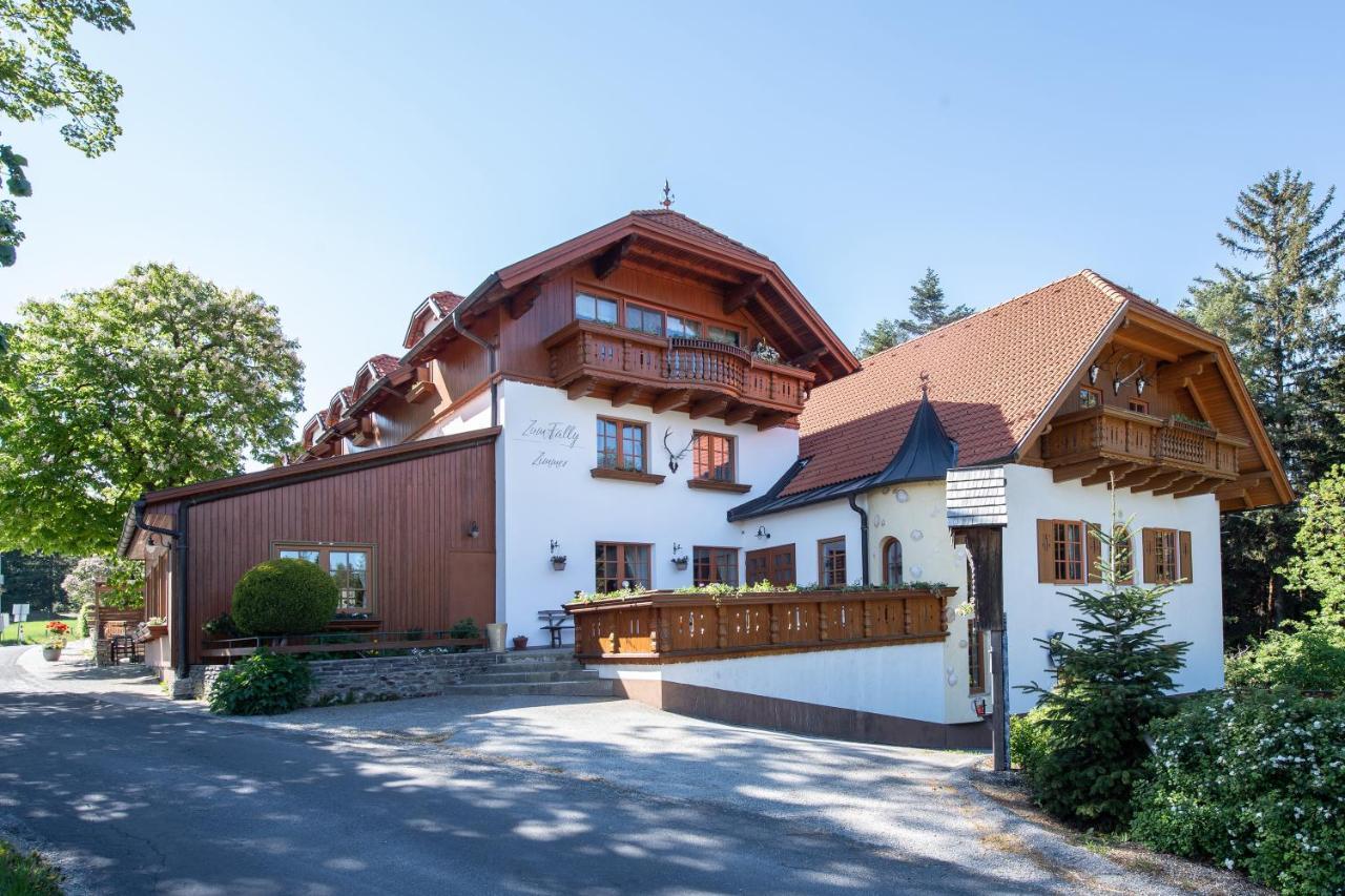 Zum Fally - Landgasthof Кирхберг ам Вексел Екстериор снимка